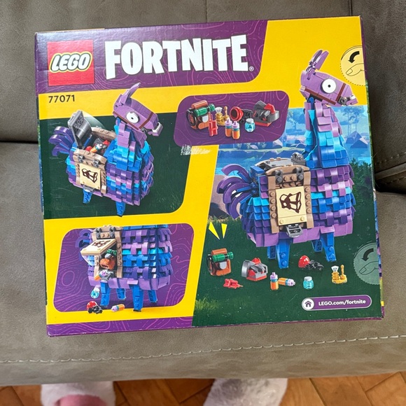 LEGO Fortnite Llama with Blue and Purple Bricks - Picture 2 of 2